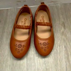 Toddler girl’s flats
